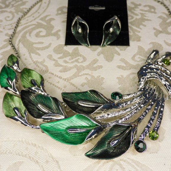 Cala Lillies in Greens Necklace and Earrings Set NWT Fashion Jewelry - Picture 2 of 5